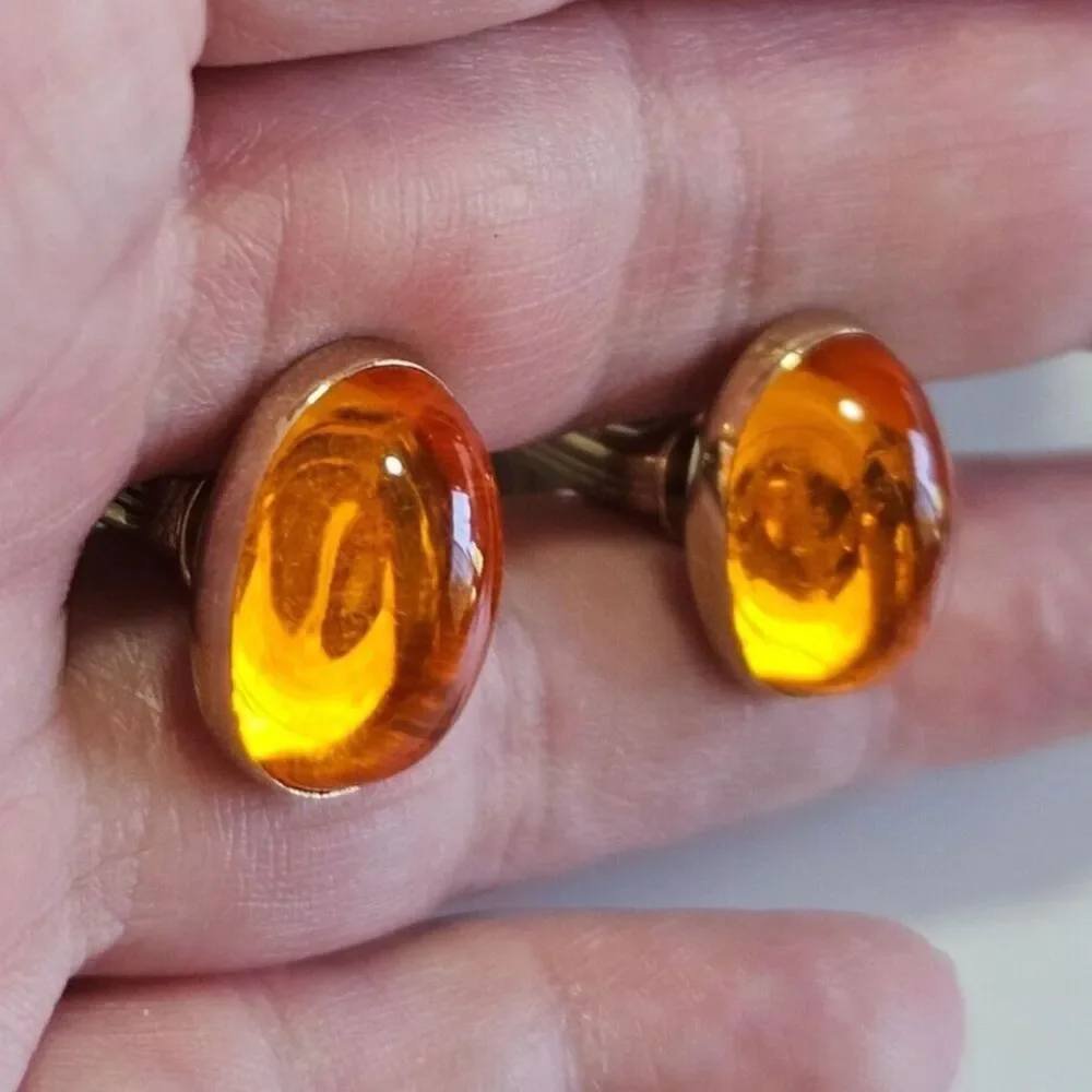 Hickok vintage gold tone and orange cufflinks